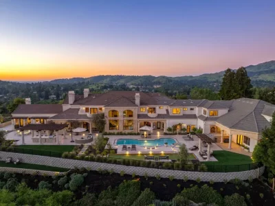 A Hilltop Estate in Danville That Defines a Different Kind of Luxury 4 hilltop luxury estate in Danville California with panoramic valley views and resort style pool at sunset
