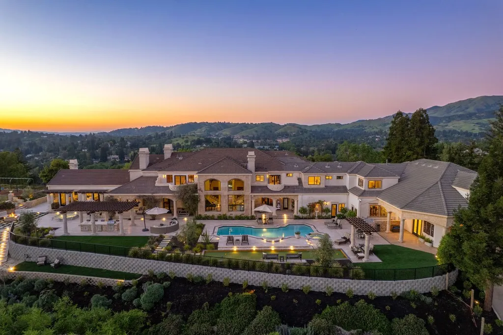 A Hilltop Estate in Danville That Defines a Different Kind of Luxury 1 hilltop luxury estate in Danville California with panoramic valley views and resort style pool at sunset