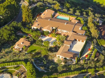 Hacienda de la Paz: One of the Largest Private Estates in California 1 Hacienda de la Paz estate in Rolling Hills California with expansive grounds and panoramic views