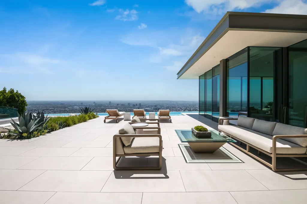 Most Expensive Homes in Los Angeles 14 modern terrace with infinity edge overlooking los angeles skyline bird streets luxury home