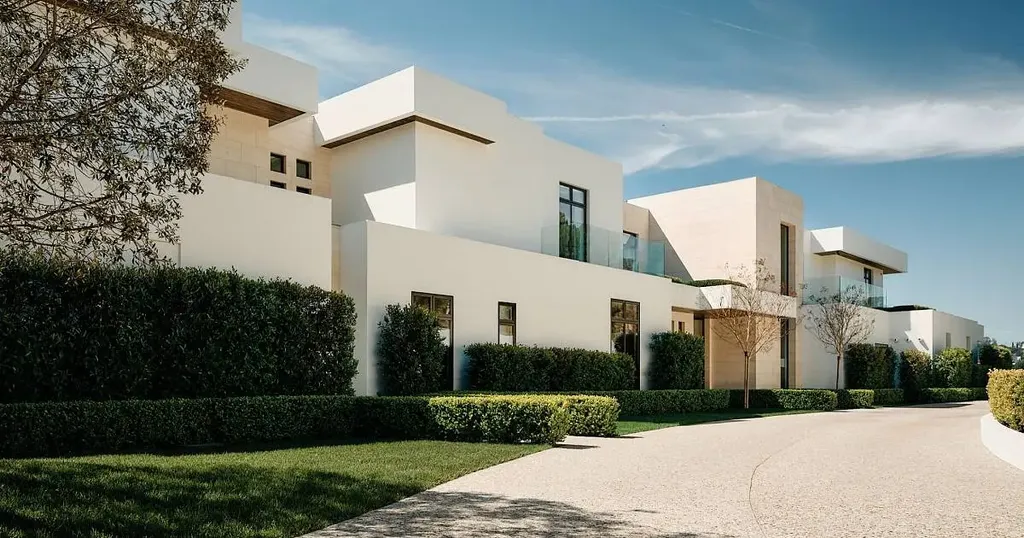 Most Expensive Homes in Los Angeles 5 modern minimalist beverly hills estate with clean architecture and landscaped driveway