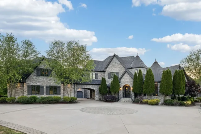 Inside a $12 Million Tennessee Estate With 62 Private Acres and Resort Amenities