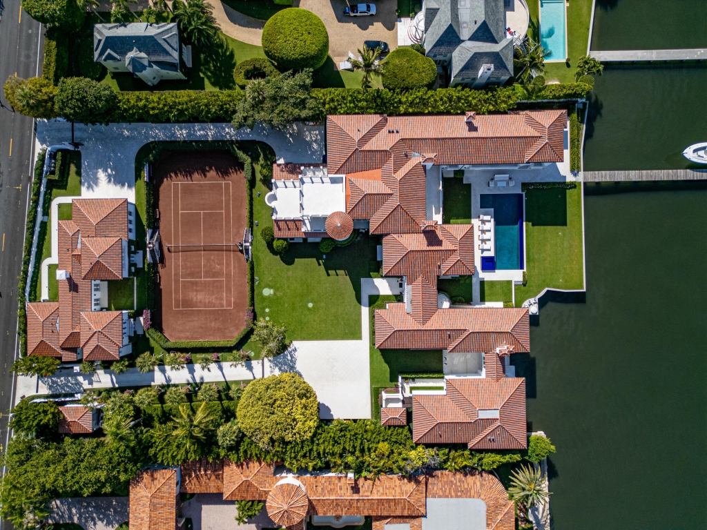 Casa del Ensueños: One of Palm Beach's Greatest Historic Estates Returns After a Landmark Renovation for $157 Million 19 Casa del Ensuenos Greatest historic estate at 800 S County Rd Palm Beach FL 1