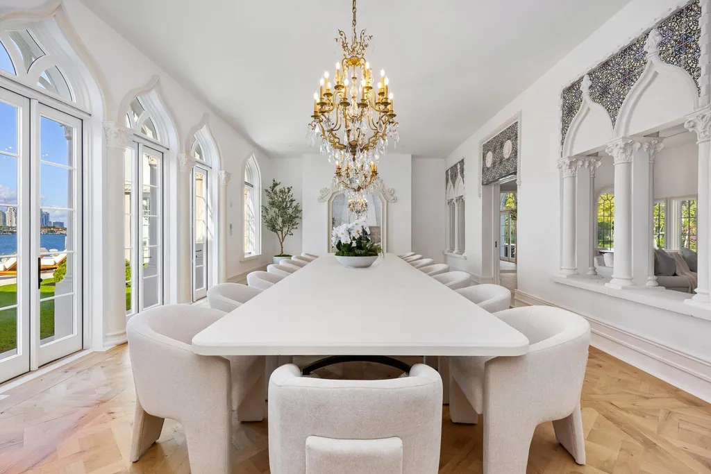 Casa del Ensueños: One of Palm Beach's Greatest Historic Estates Returns After a Landmark Renovation for $157 Million 7 Casa del Ensuenos Greatest historic estate at 800 S County Rd Palm Beach FL 18