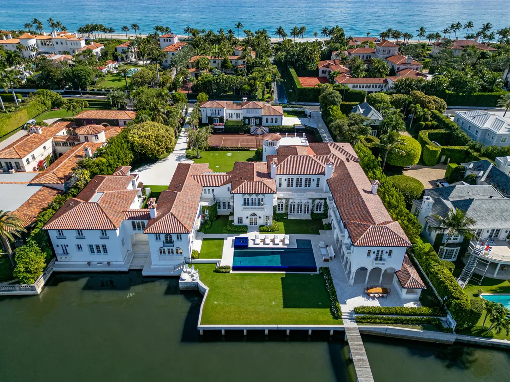 Casa del Ensueños: One of Palm Beach's Greatest Historic Estates Returns After a Landmark Renovation for $157 Million 16 Casa del Ensuenos Greatest historic estate at 800 S County Rd Palm Beach FL 30