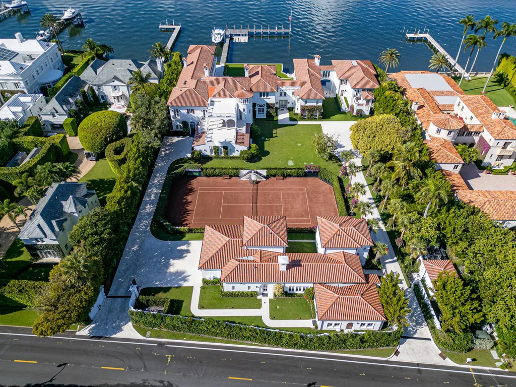 Casa del Ensueños: One of Palm Beach's Greatest Historic Estates Returns After a Landmark Renovation for $157 Million 5 Casa del Ensuenos Greatest historic estate at 800 S County Rd Palm Beach FL 34