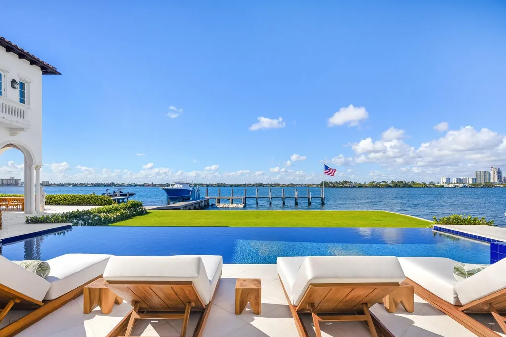 Casa del Ensueños: One of Palm Beach's Greatest Historic Estates Returns After a Landmark Renovation for $157 Million 15 Casa del Ensuenos Greatest historic estate at 800 S County Rd Palm Beach FL 6