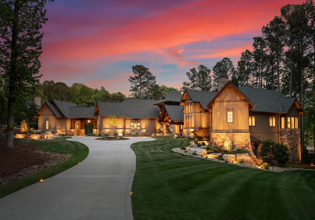American Craftsman Lodge on Lake Norman Offers Resort-Style Waterfront Living for $7.1 Million 12 Resort Style Waterfront home at 171 White Horse Dr Mooresville NC 27