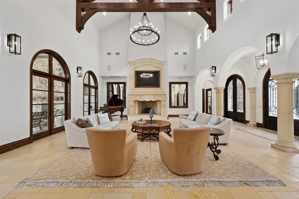 $13 Million Lake Austin Estate Offers 280 Feet of Waterfront and One of the City's Most Extraordinary Private Docks 5 13322 Shore Vista Dr Austin TX 7873211