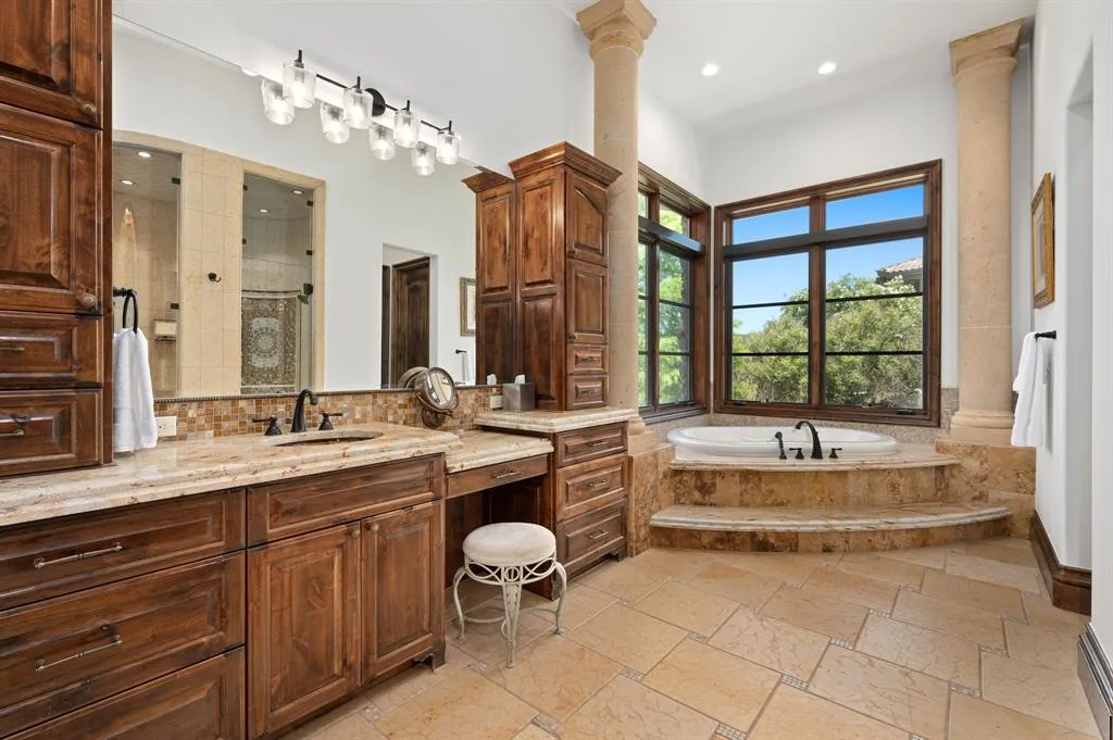 $13 Million Lake Austin Estate Offers 280 Feet of Waterfront and One of the City's Most Extraordinary Private Docks 11 13322 Shore Vista Dr Austin TX 7873220