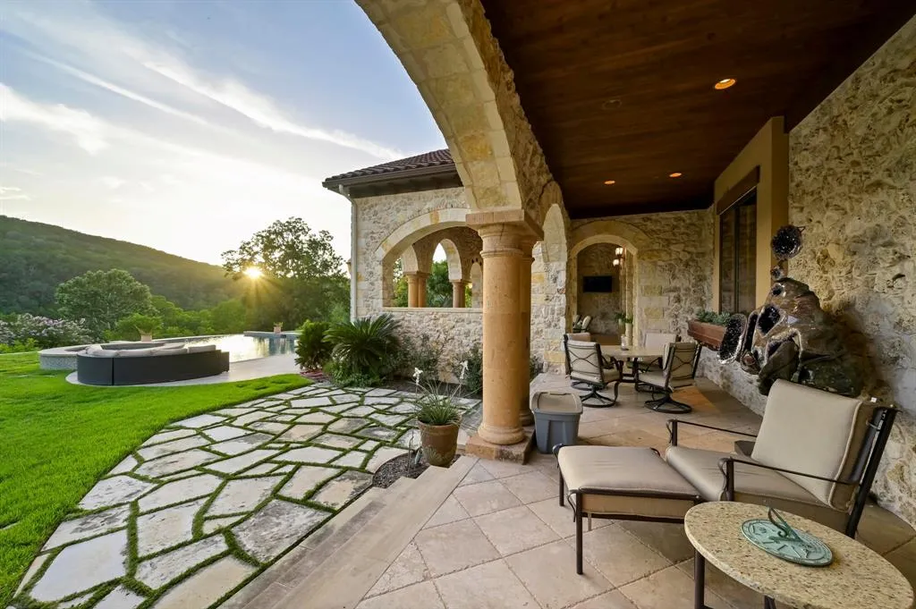 $13 Million Lake Austin Estate Offers 280 Feet of Waterfront and One of the City's Most Extraordinary Private Docks 12 13322 Shore Vista Dr Austin TX 7873229