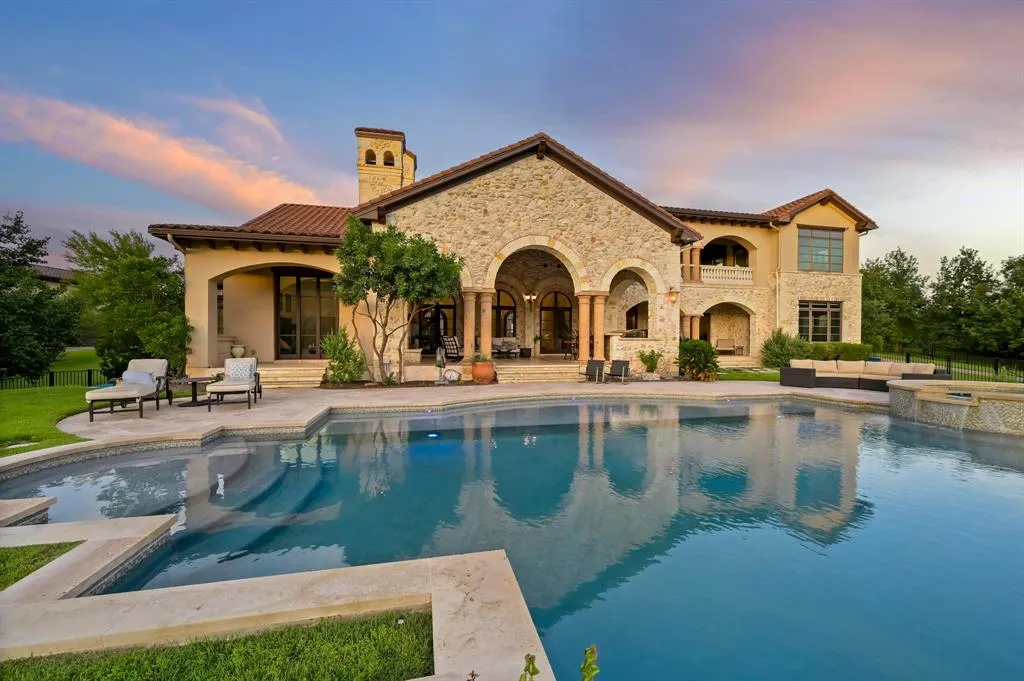 $13 Million Lake Austin Estate Offers 280 Feet of Waterfront and One of the City's Most Extraordinary Private Docks 13 13322 Shore Vista Dr Austin TX 7873233