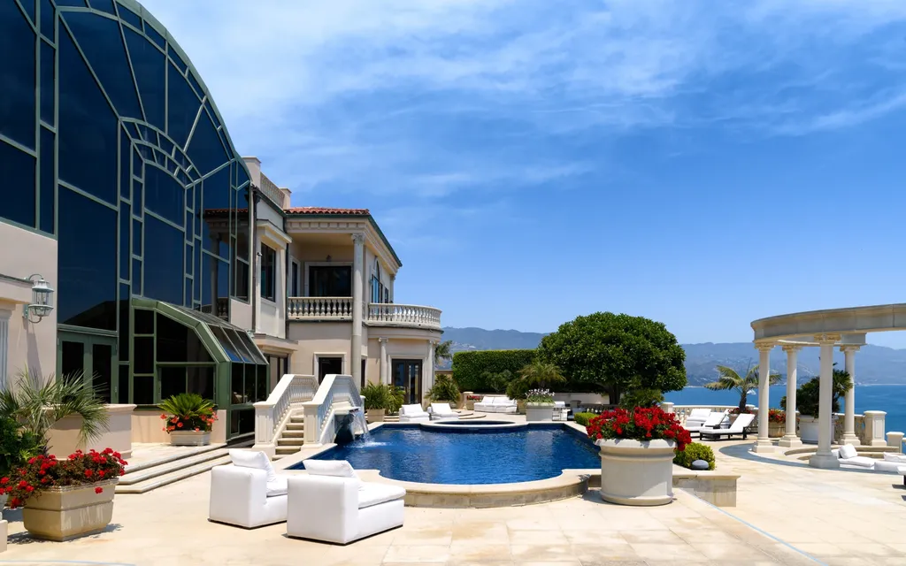 $90 Million Malibu Estate on Point Dume Offers a Scale That Could Never Be Built Today 16 28824 Cliffside Dr Malibu CA 28