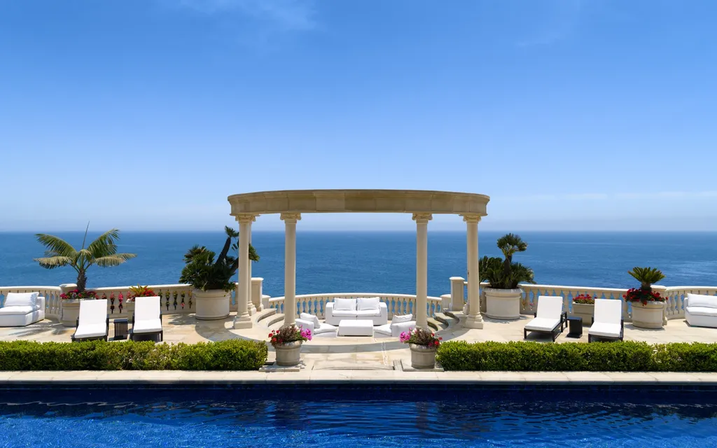 $90 Million Malibu Estate on Point Dume Offers a Scale That Could Never Be Built Today 18 28824 Cliffside Dr Malibu CA 34