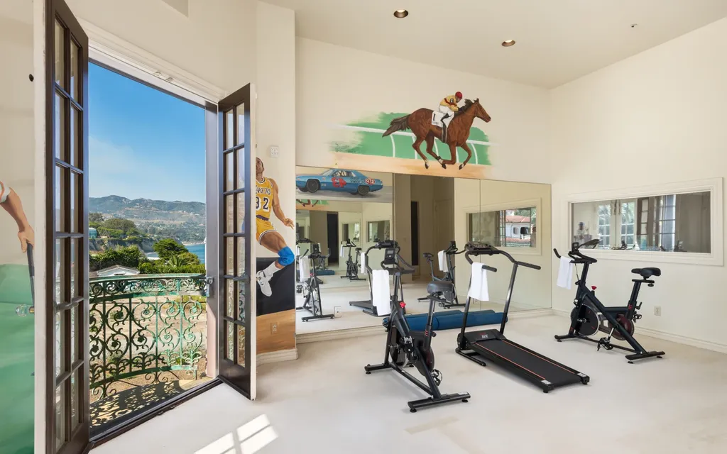 $90 Million Malibu Estate on Point Dume Offers a Scale That Could Never Be Built Today 13 28824 Cliffside Dr Malibu CA 38