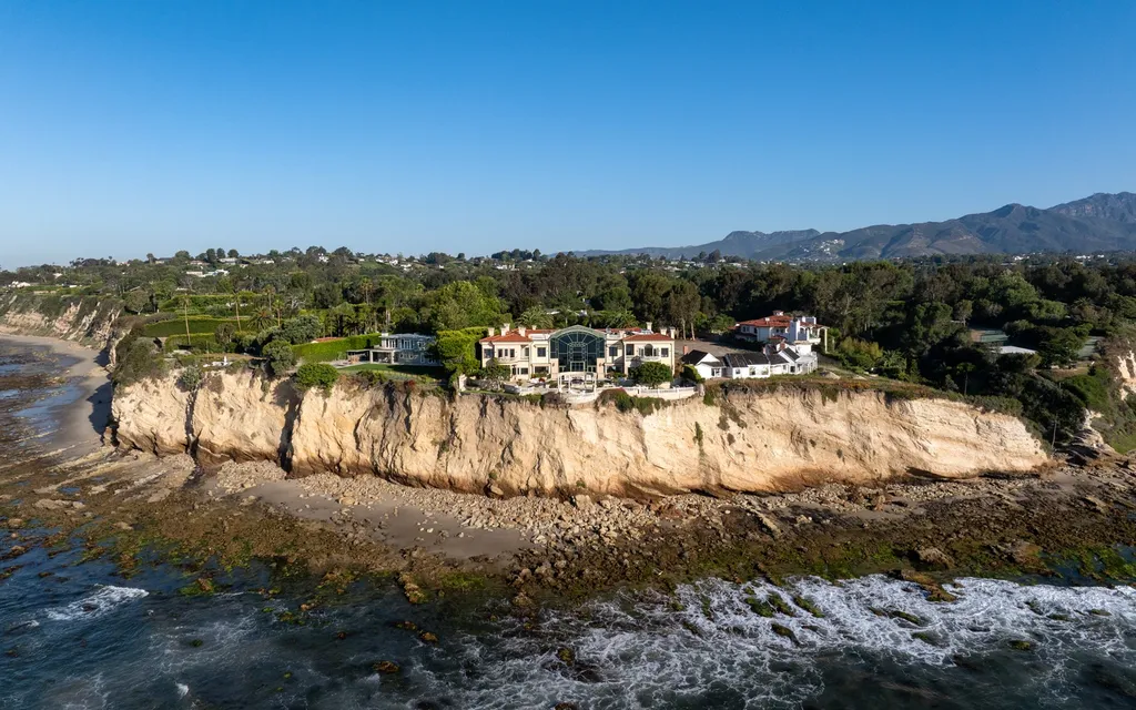 $90 Million Malibu Estate on Point Dume Offers a Scale That Could Never Be Built Today 4 28824 Cliffside Dr Malibu CA 5