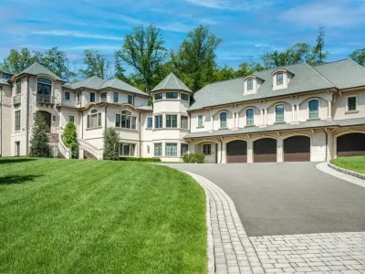 Architect Jeffrey A. Beer's Modern Masterpiece in New Jersey Lists for $8.35 Million 1 Architect Jeffrey A. Beers Modern Masterpiece at 4 MASON HILL ROAD Warren Twp. NJ 1