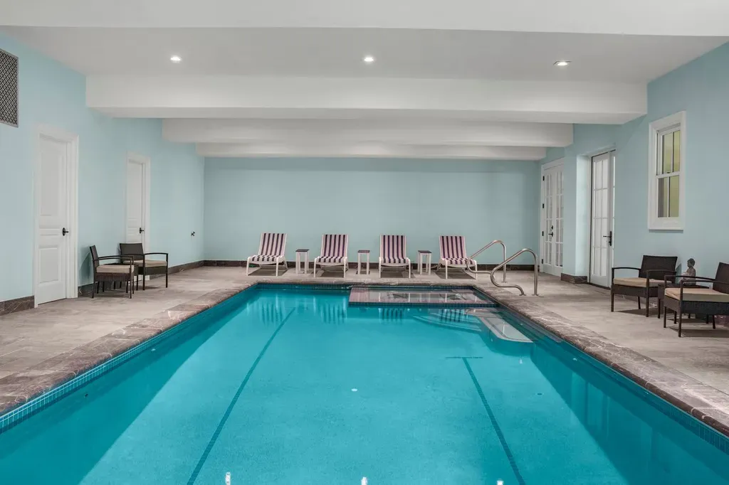 Architect Jeffrey A. Beer's Modern Masterpiece in New Jersey Lists for $8.35 Million 10 Architect Jeffrey A. Beers Modern Masterpiece at 4 MASON HILL ROAD Warren Twp. NJ 13