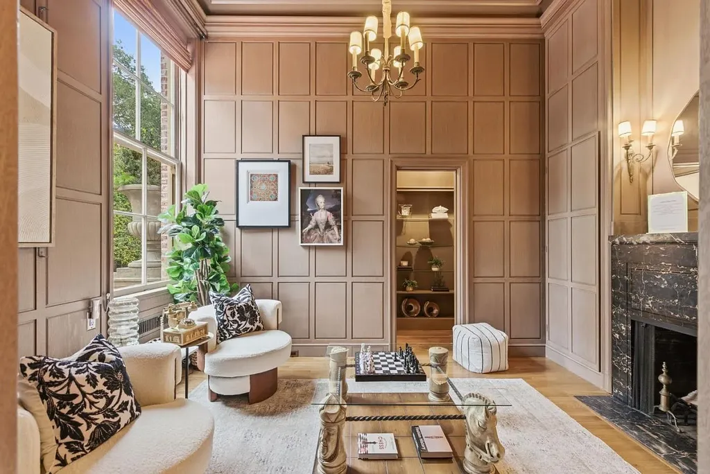 Bing Crosby's Legendary Hillsborough Estate, Rooted in California's Golden Era, Lists for $28.995 Million 5 Bing Crosbys Legendary Hillsborough Estate 10
