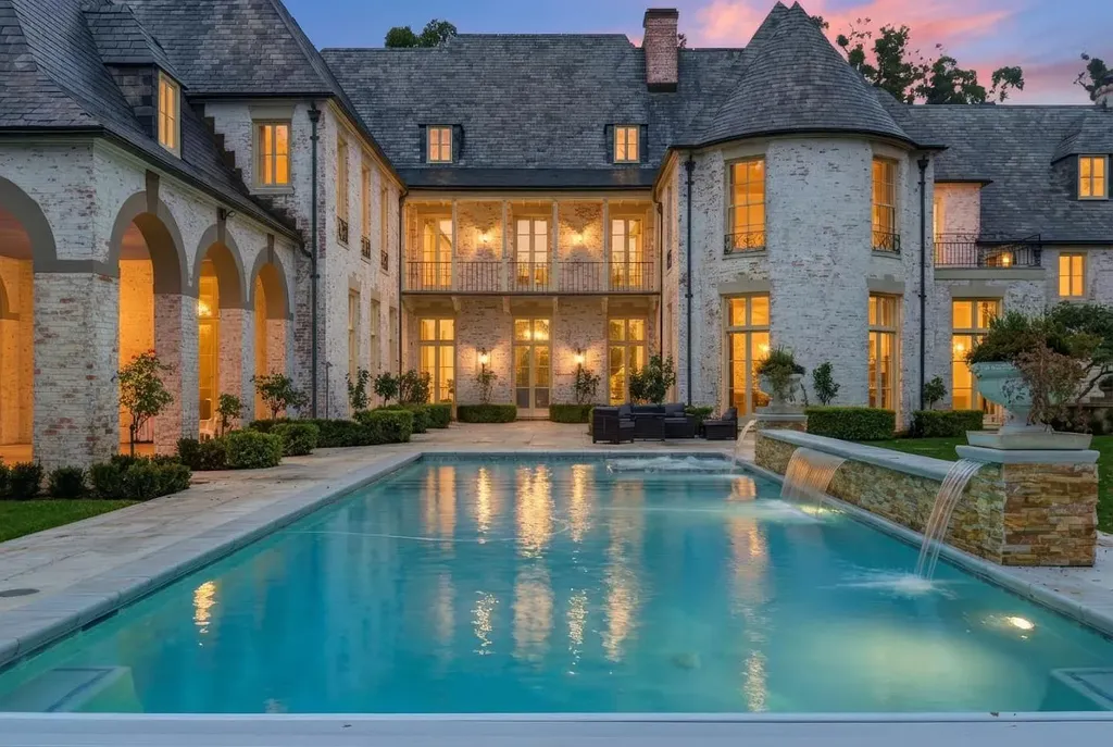 Bing Crosby's Legendary Hillsborough Estate, Rooted in California's Golden Era, Lists for $28.995 Million 8 Bing Crosbys Legendary Hillsborough Estate 12