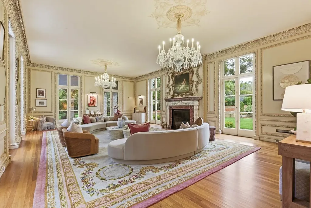 Bing Crosby's Legendary Hillsborough Estate, Rooted in California's Golden Era, Lists for $28.995 Million 4 Bing Crosbys Legendary Hillsborough Estate 14