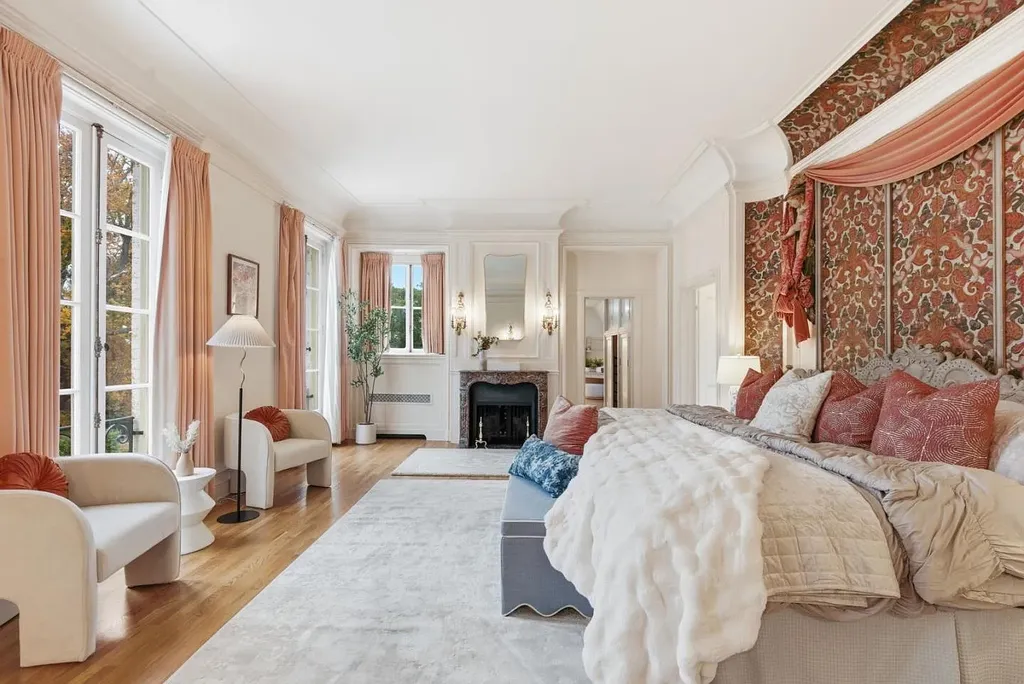 Bing Crosby's Legendary Hillsborough Estate, Rooted in California's Golden Era, Lists for $28.995 Million 10 Bing Crosbys Legendary Hillsborough Estate 9