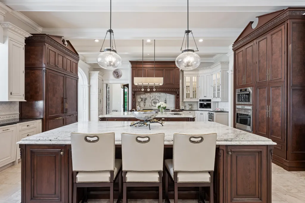 Illinois' Most Valuable Lakefront Estate Returns to the Market for $29.9 Million 13 Illinois Most Valuable Lakefront Estate at 319 Sheridan Rd Winnetka IL 12