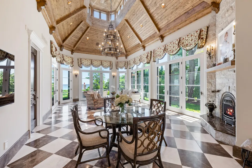 Illinois' Most Valuable Lakefront Estate Returns to the Market for $29.9 Million 14 Illinois Most Valuable Lakefront Estate at 319 Sheridan Rd Winnetka IL 16