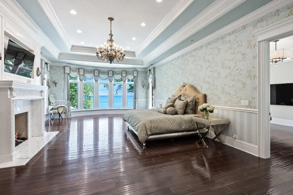 Illinois' Most Valuable Lakefront Estate Returns to the Market for $29.9 Million 20 Illinois Most Valuable Lakefront Estate at 319 Sheridan Rd Winnetka IL 21