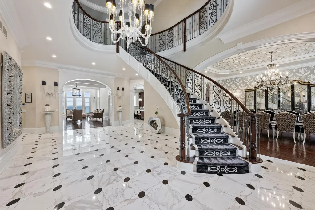 Illinois' Most Valuable Lakefront Estate Returns to the Market for $29.9 Million 7 Illinois Most Valuable Lakefront Estate at 319 Sheridan Rd Winnetka IL 5