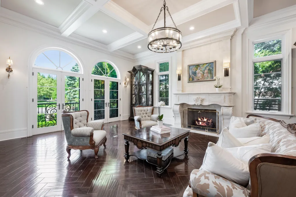 Illinois' Most Valuable Lakefront Estate Returns to the Market for $29.9 Million 9 Illinois Most Valuable Lakefront Estate at 319 Sheridan Rd Winnetka IL 7