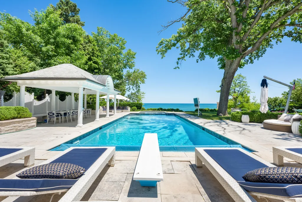 Illinois' Most Valuable Lakefront Estate Returns to the Market for $29.9 Million 4 Illinois Most Valuable Lakefront Estate at 319 Sheridan Rd Winnetka IL 9