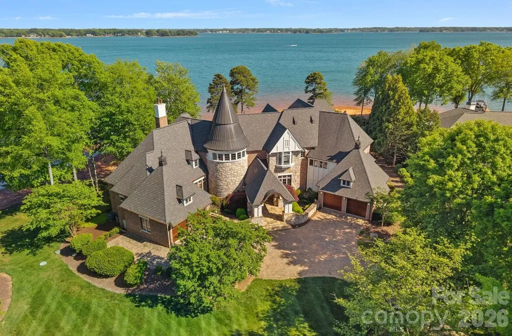 One of Lake Norman's Finest Waterfront Estates Returns to the Market for $9.3 Million 1 One of Lake Normans Finest Waterfront Estates at 109 Conway Ct Mooresville NC 3