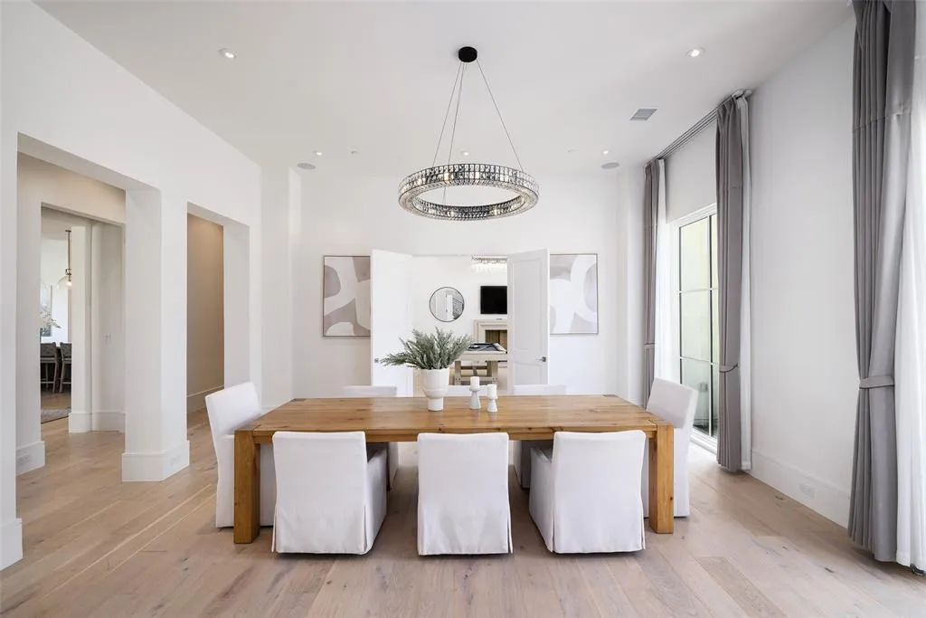 $9.95 Million Preston Hollow Estate Brings European Elegance to One of Dallas' Most Prestigious Neighborhoods 4 Preston Hollow Estate at 5216 Palomar Ln Dallas TX 7522901 5