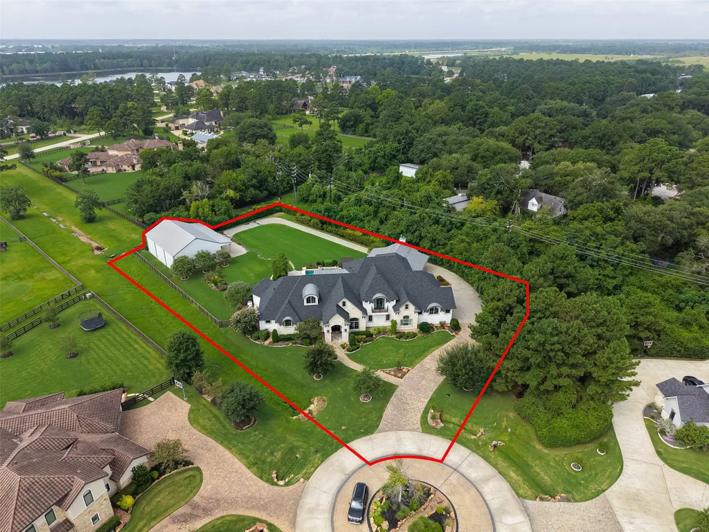 $4.25 Million Willowcreek Ranch Estate Delivers Resort-Style Living on Two Private Acres Near Houston 2 Willowcreek Ranch Estate at 2 Texas Dandy Dr Tomball TX 45