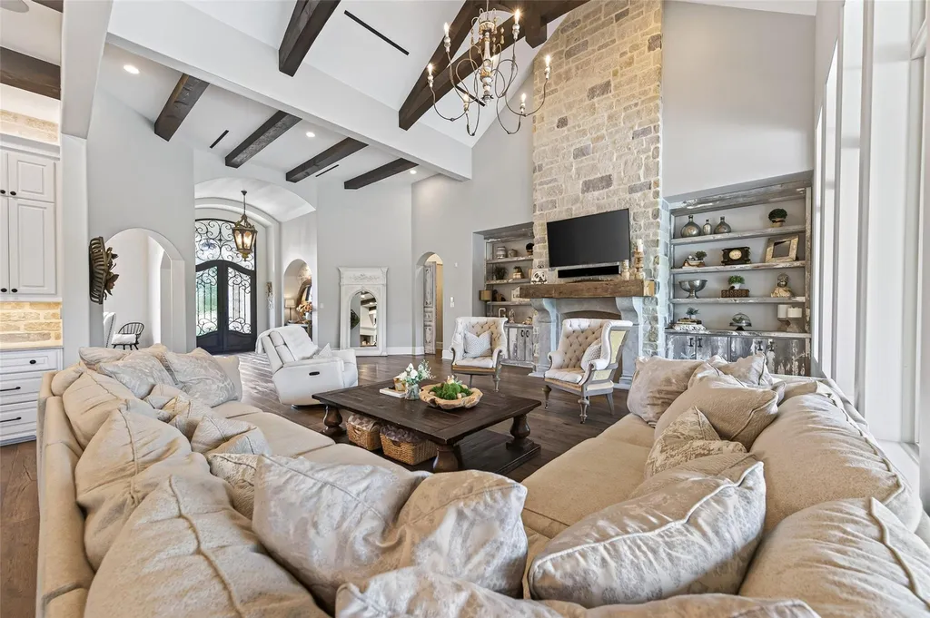 $4.25 Million Willowcreek Ranch Estate Delivers Resort-Style Living on Two Private Acres Near Houston 6 Willowcreek Ranch Estate at 2 Texas Dandy Dr Tomball TX 7