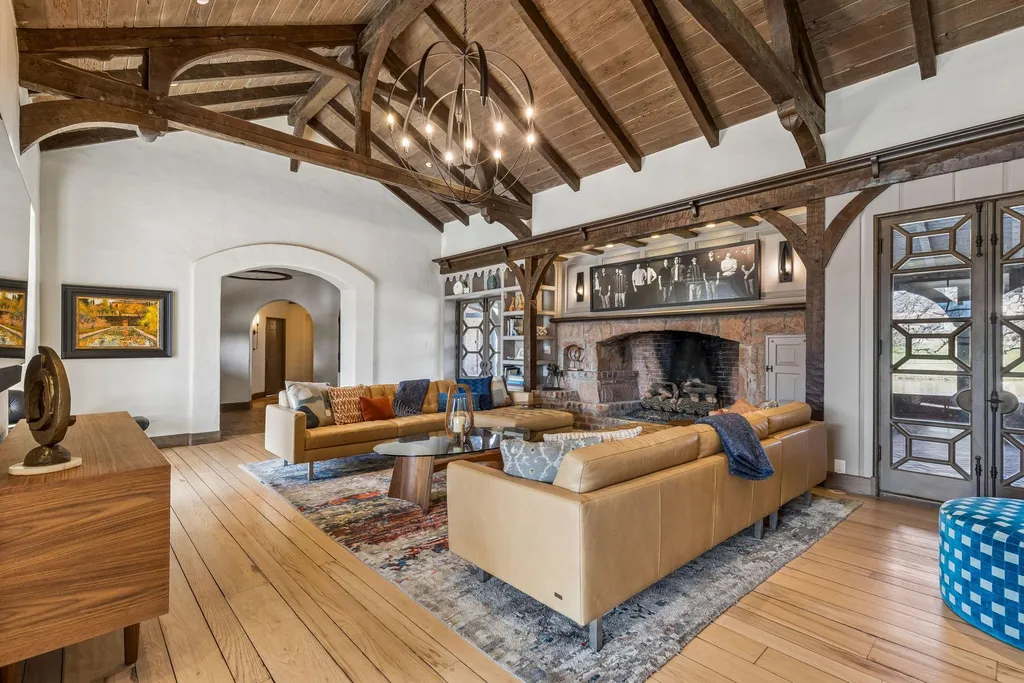A $18.5 Million Texas Estate Was Taken Apart, Moved and Rebuilt—And Its Story Goes Back to a Dallas Publishing Dynasty 4 1 Paigebrooke Westlake TX 7626205