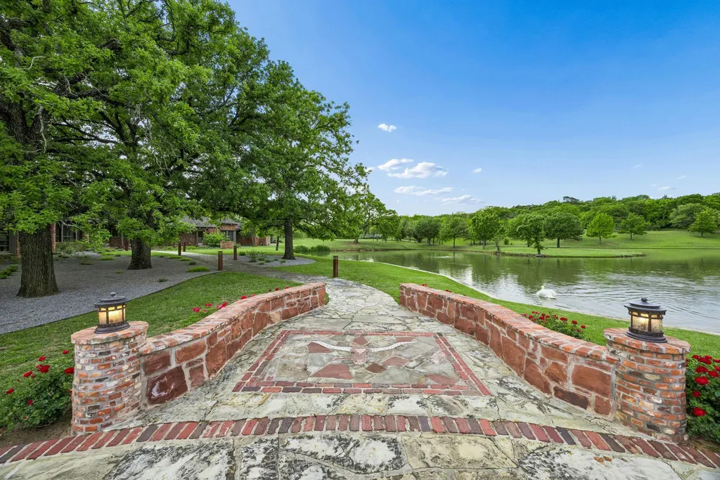 A $18.5 Million Texas Estate Was Taken Apart, Moved and Rebuilt—And Its Story Goes Back to a Dallas Publishing Dynasty 22 1 Paigebrooke Westlake TX 7626230