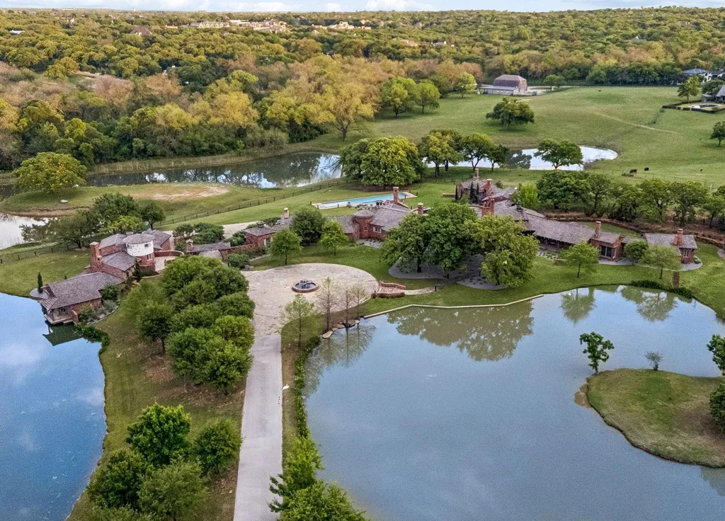 A $18.5 Million Texas Estate Was Taken Apart, Moved and Rebuilt—And Its Story Goes Back to a Dallas Publishing Dynasty 21 1 Paigebrooke Westlake TX 7626240
