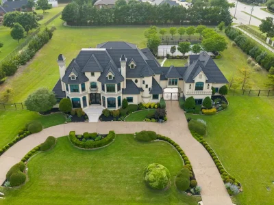 A $4 Million Texas Estate Has a 12-Person Bunker Hidden Beneath Its Resort-Style Backyard 3 A $4 Million Texas Estate Has a 12-Person Bunker Hidden Beneath Its Resort-Style Backyard