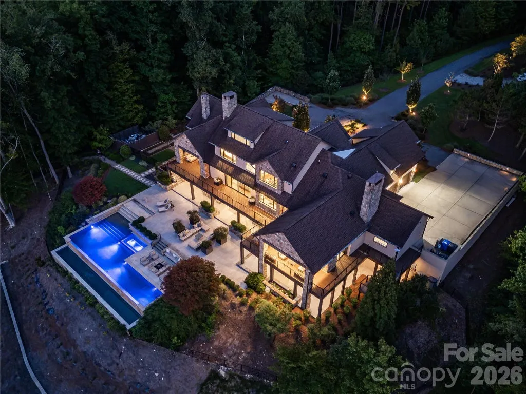 This $11.11 Million Lake Norman Estate Comes With 6.5 Private Acres and an Extraordinary 650 Feet of Shoreline 3 125 Quiet Waters Dr Mooresville NC 2811705