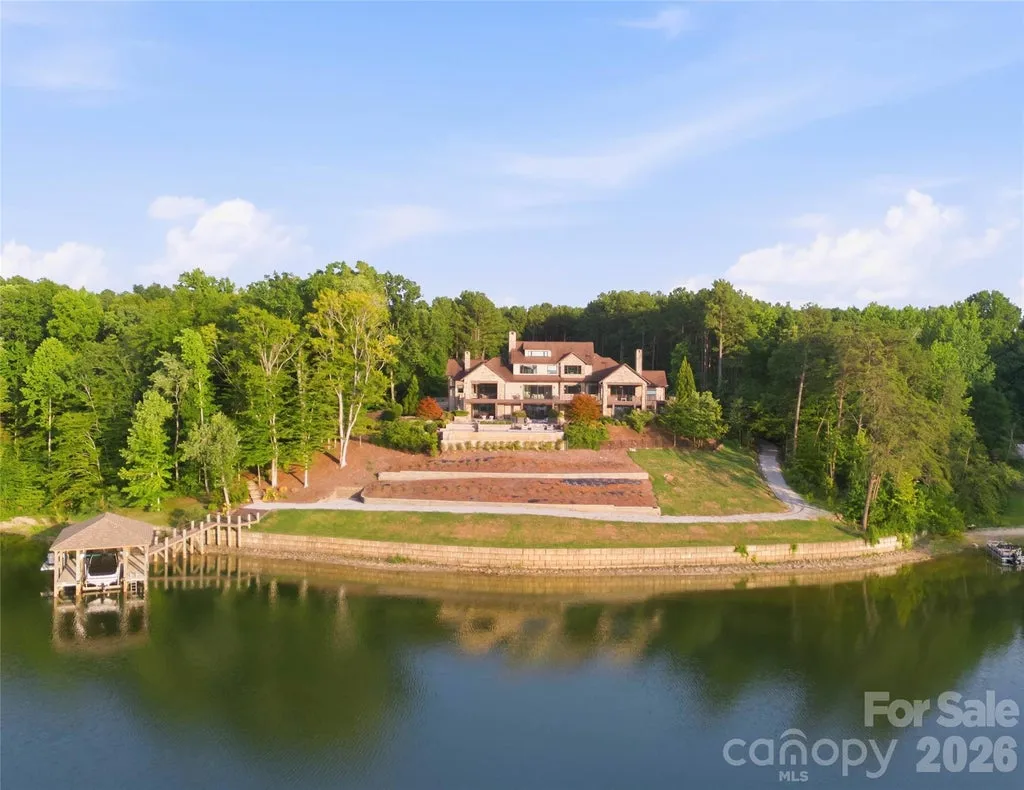 This $11.11 Million Lake Norman Estate Comes With 6.5 Private Acres and an Extraordinary 650 Feet of Shoreline 17 125 Quiet Waters Dr Mooresville NC 2811748