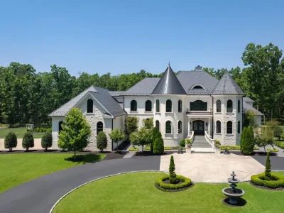This $7.95 Million Virginia Estate Hides a ‘Jungle Room’ Behind Its Classical Façade 1 This $7.95 Million Virginia Estate Hides a ‘Jungle Room’ Behind Its Classical Façade