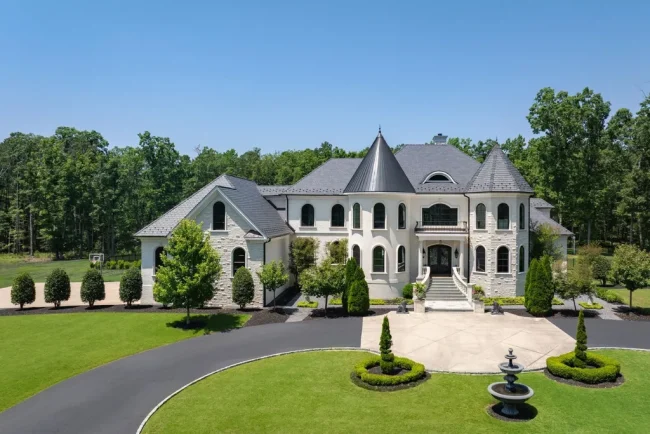 This $7.95 Million Virginia Estate Hides a ‘Jungle Room’ Behind Its Classical Façade