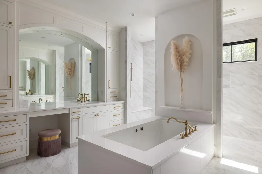 This $7.95 Million Virginia Estate Hides a ‘Jungle Room’ Behind Its Classical Façade 11 13259 Greenwood Church Rd Ashland VA31