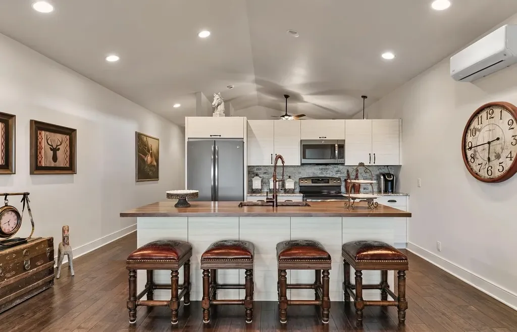 Nearly 60 Acres, Two Garages and a Private Water Park: This $5.98 Million Nebraska Estate Goes Big on Everything 11 13401 N 240th St Valley NE 6806475