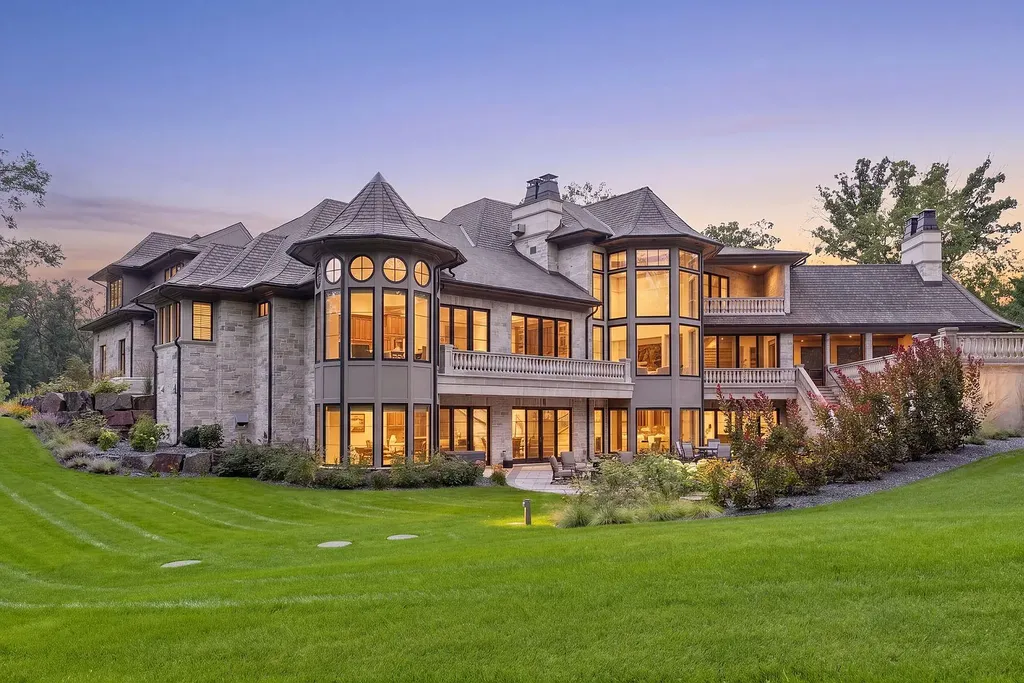 This $8.995 Million Minnesota Estate Has 600 Acres of Protected Wilderness as Its Next-Door Neighbor 2 14 Cherrywood Cir North Oaks MN 2