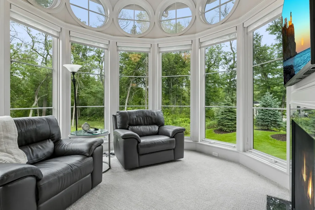 This $8.995 Million Minnesota Estate Has 600 Acres of Protected Wilderness as Its Next-Door Neighbor 13 14 Cherrywood Cir North Oaks MN 31