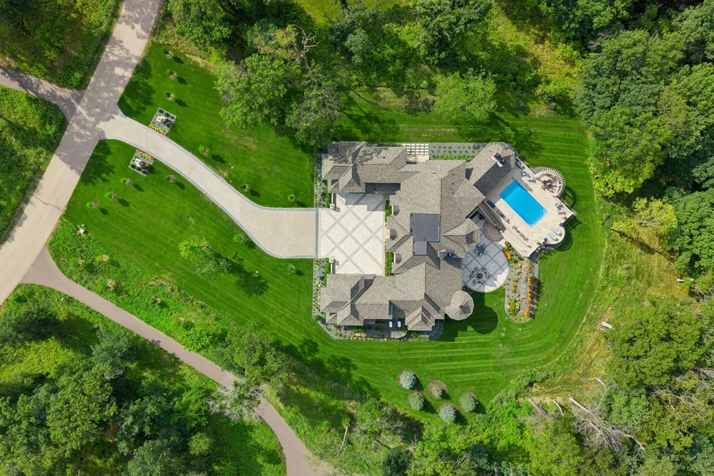 This $8.995 Million Minnesota Estate Has 600 Acres of Protected Wilderness as Its Next-Door Neighbor 22 14 Cherrywood Cir North Oaks MN 5