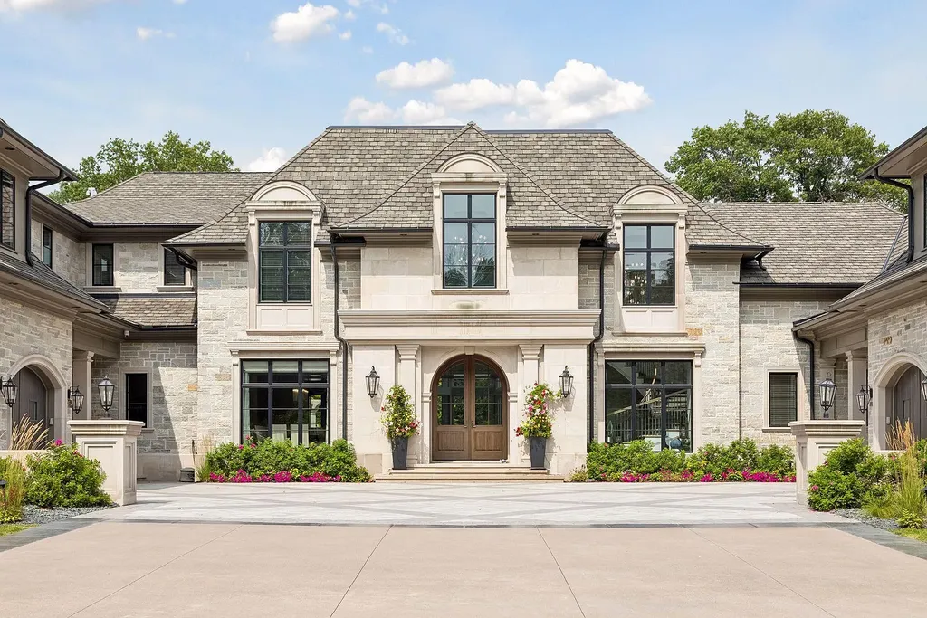 This $8.995 Million Minnesota Estate Has 600 Acres of Protected Wilderness as Its Next-Door Neighbor 4 14 Cherrywood Cir North Oaks MN 68